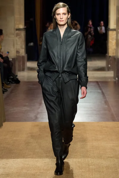 Look 17